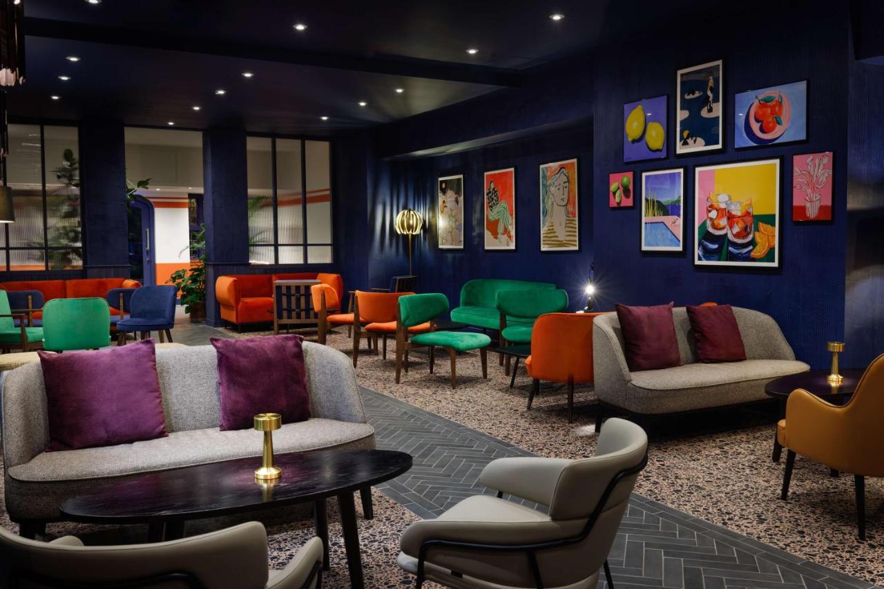 Hilton Cobham Hotel Kültér fotó