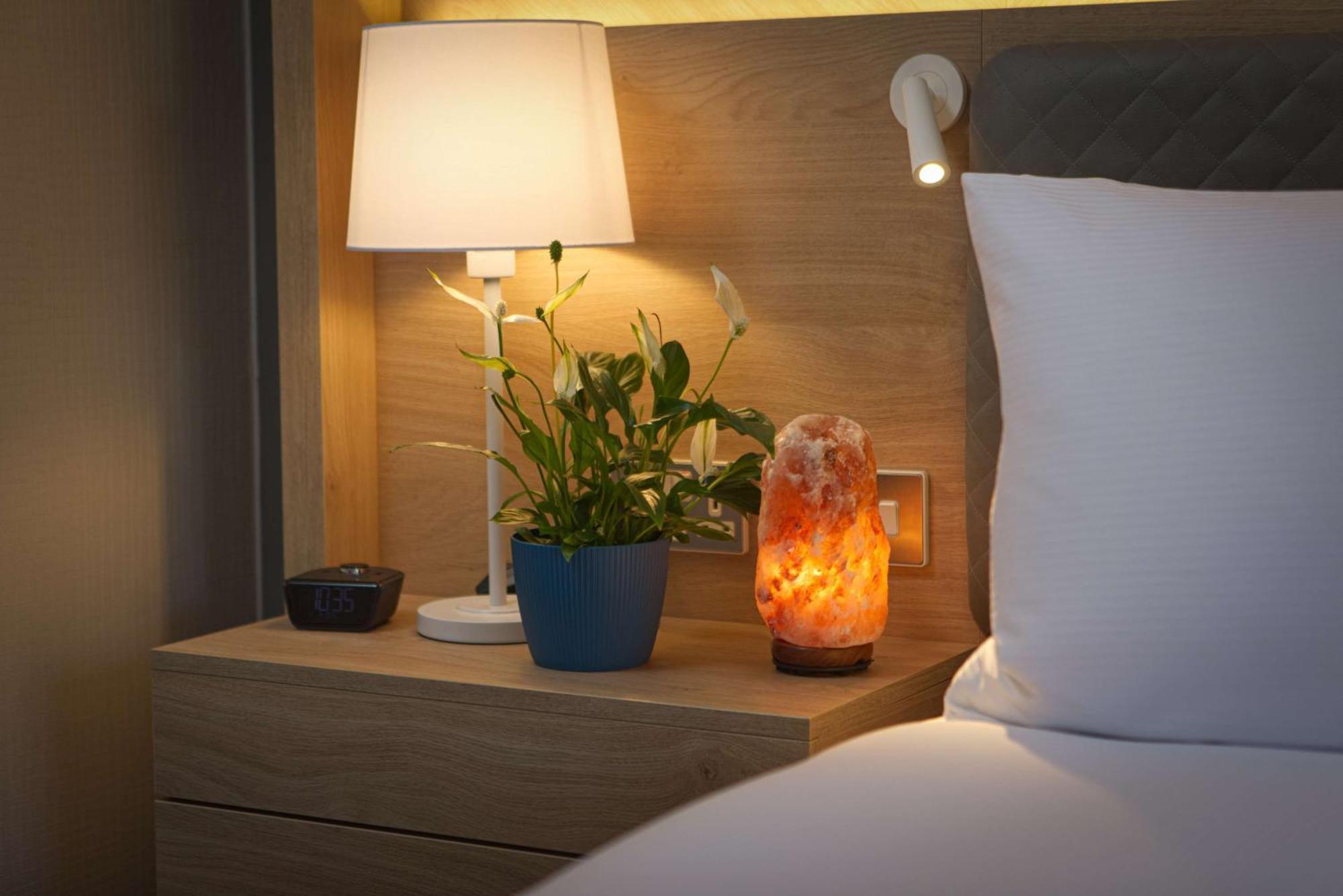 Hilton Cobham Hotel Kültér fotó